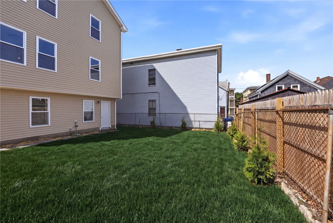 37 Webb Street Pawtucket, RI 02860 - Photo 12 of 50