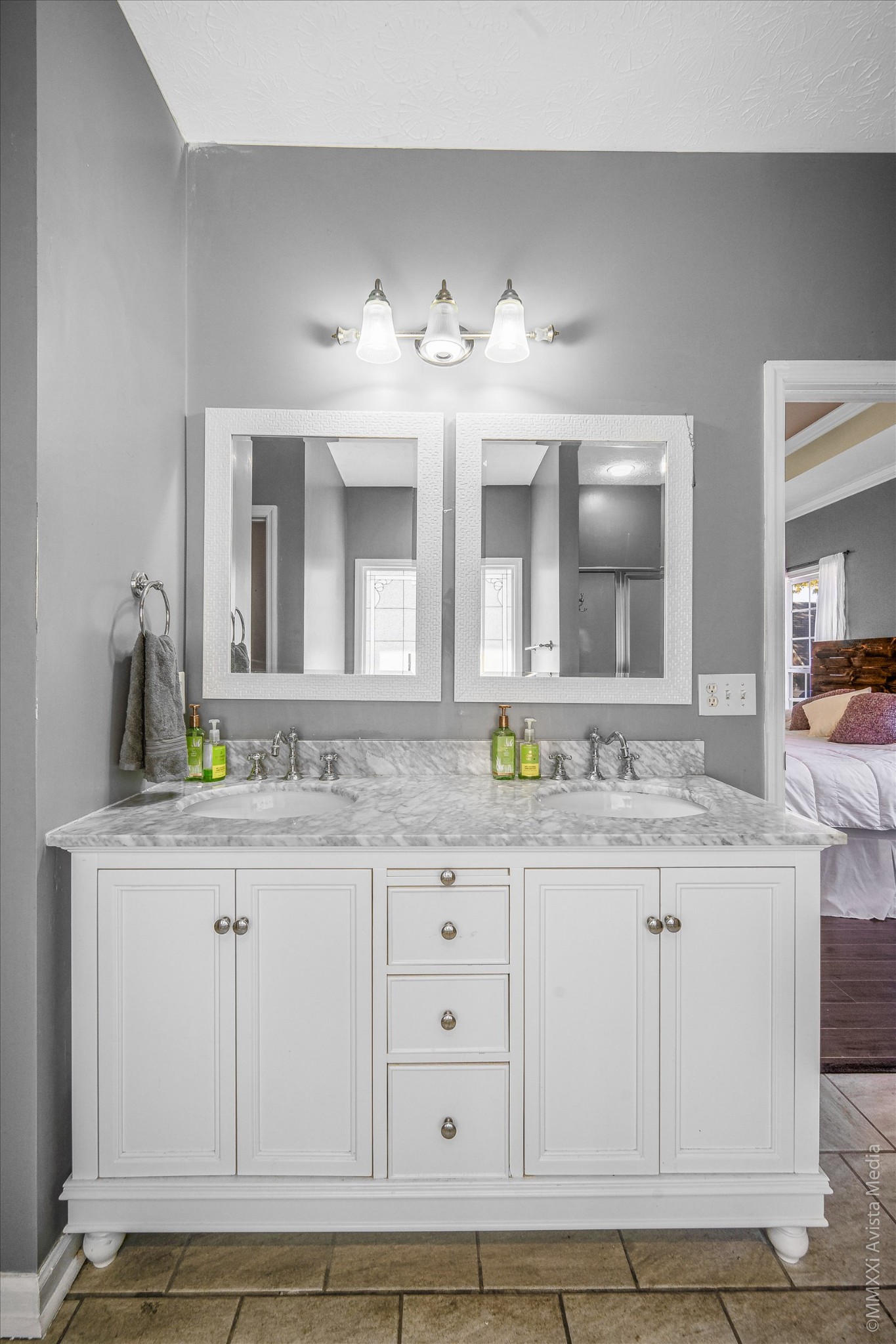 14908 Mt Pleasant Road Rockvale, TN 37153 - Photo 19 of 33 a bathroom with a sink and a mirror