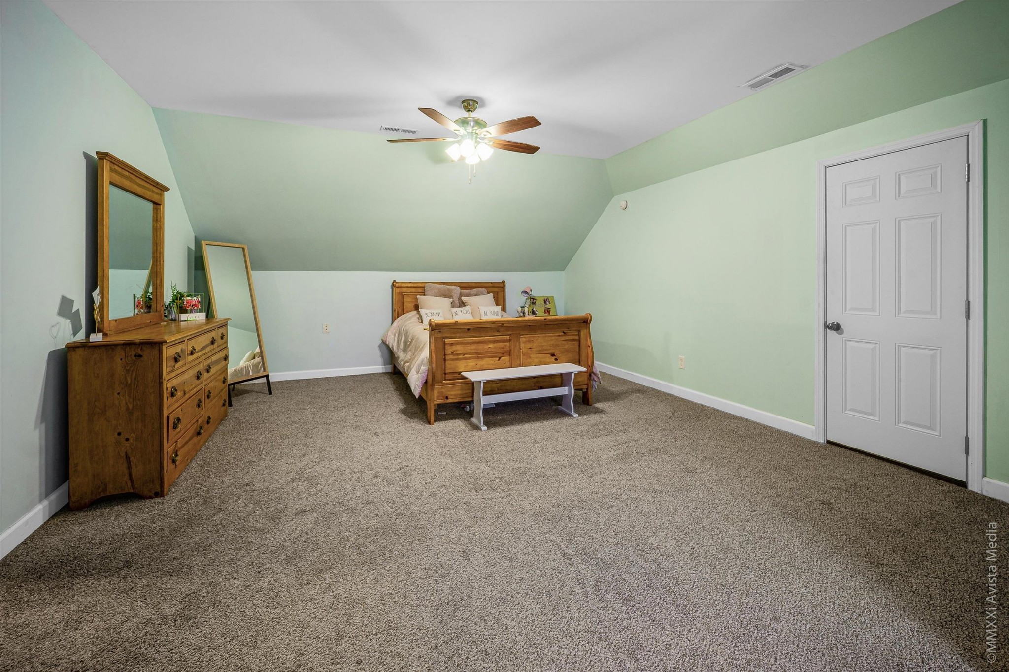 14908 Mt Pleasant Road Rockvale, TN 37153 - Photo 20 of 33 a room with furniture and chandelier