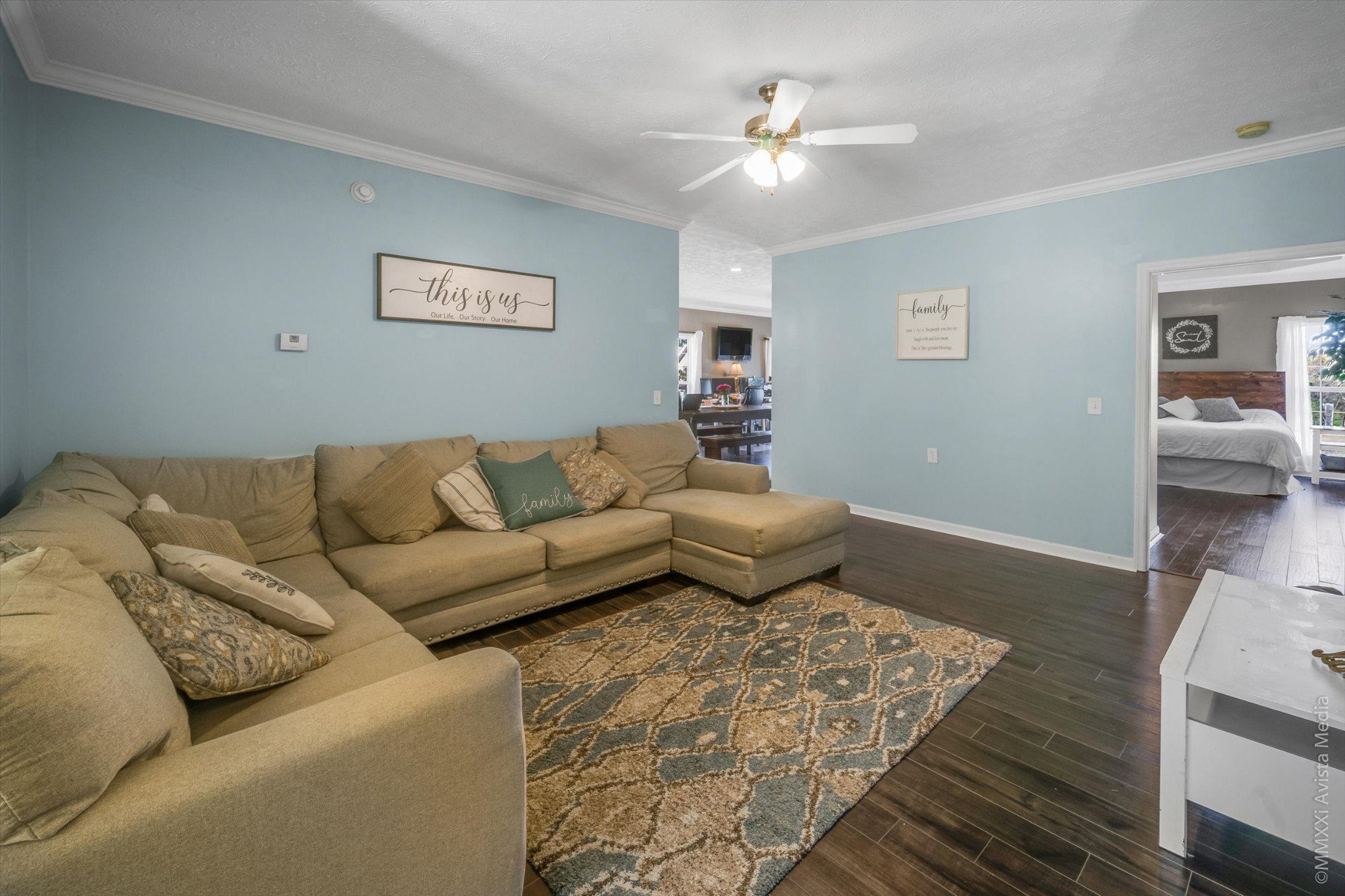 14908 Mt Pleasant Road Rockvale, TN 37153 - Photo 5 of 33 a living room with furniture and a couch