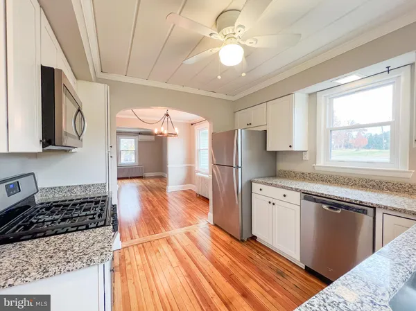 $2,950 | 213 East Chatsworth Avenue, Reisterstown, MD 21136