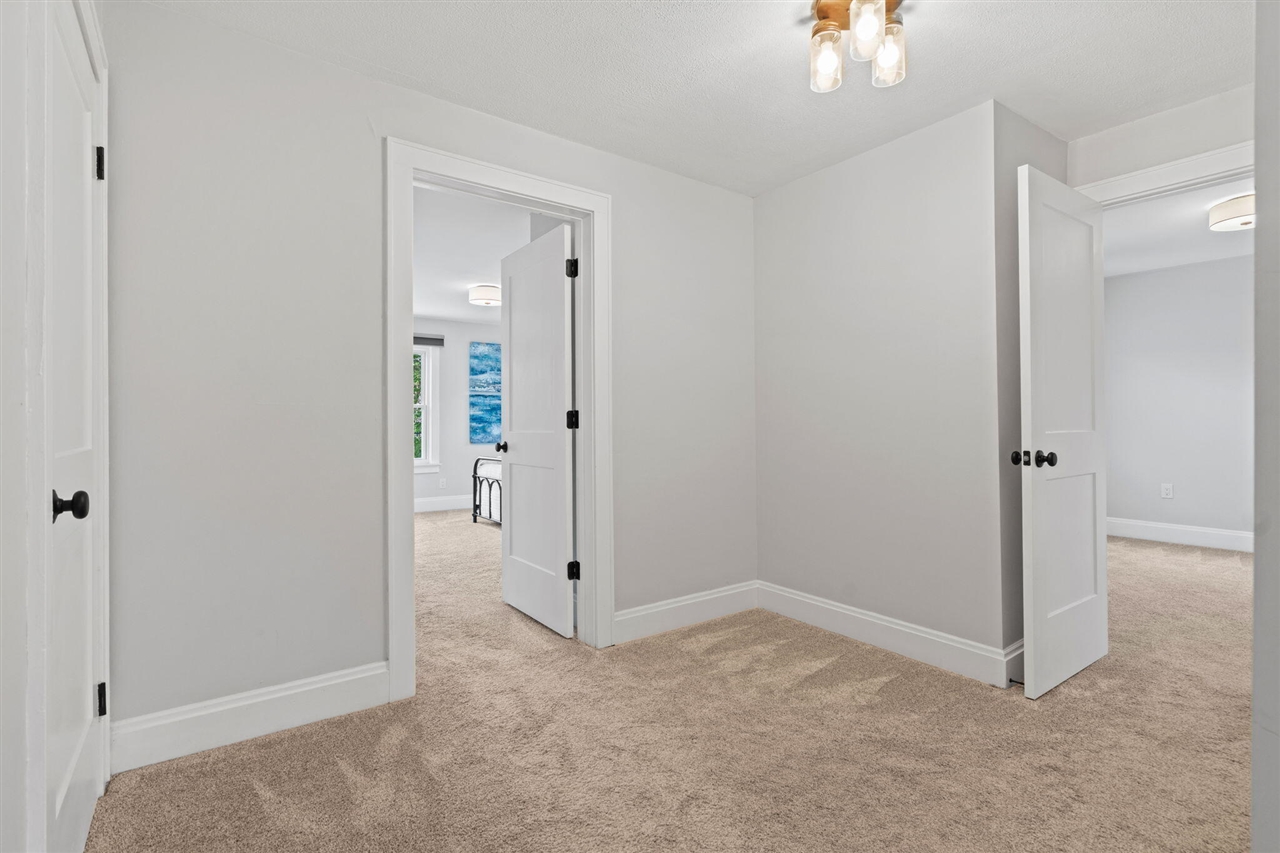 2050 Camelot Road Ann Arbor, MI 48104 - Photo 32 of 67
