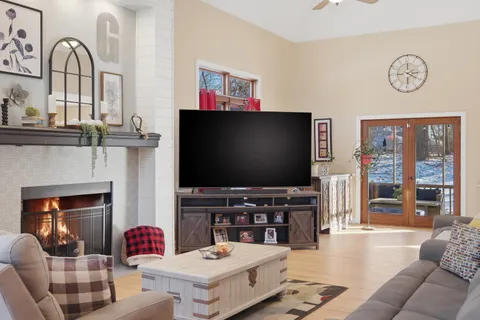 $599,999 | 307 Knollwood Drive, Dixon, IL 61021