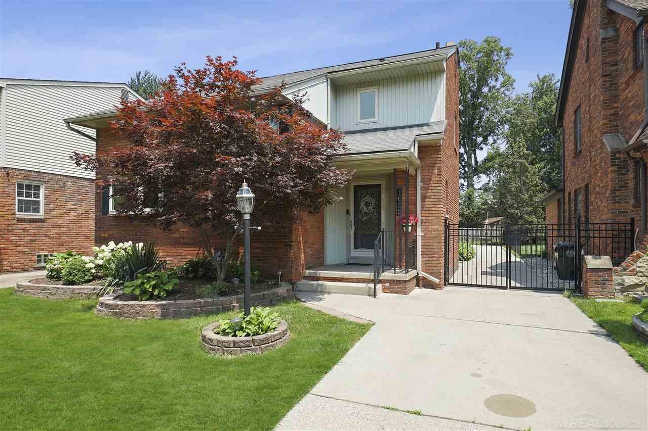 1622 Prestwick Road Grosse Pointe Woods, MI 48236 - Photo 3 of 39