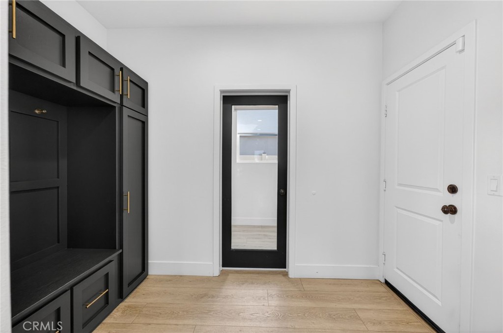 30467 Stage Coach Road Menifee, CA 92584 - Photo 25 of 76 Mud Room / Walk in Pantry