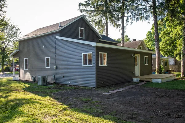 $235,000 | 1120 8th Street, Three Rivers, MI 49093