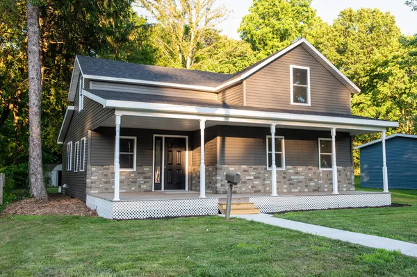 $235,000 | 1120 8th Street, Three Rivers, MI 49093