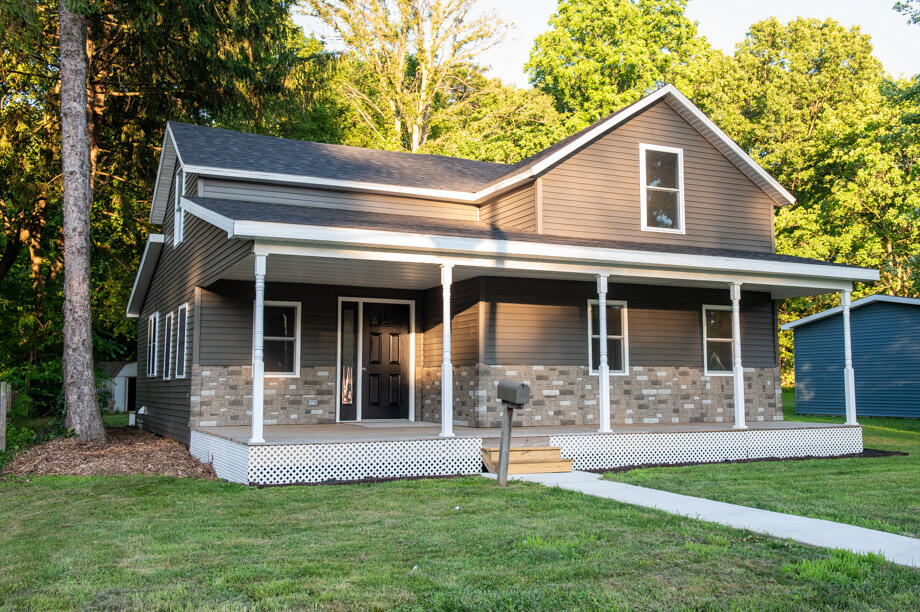 1120 8th Street Three Rivers, MI 49093 - Photo 2 of 20 IMG_6602