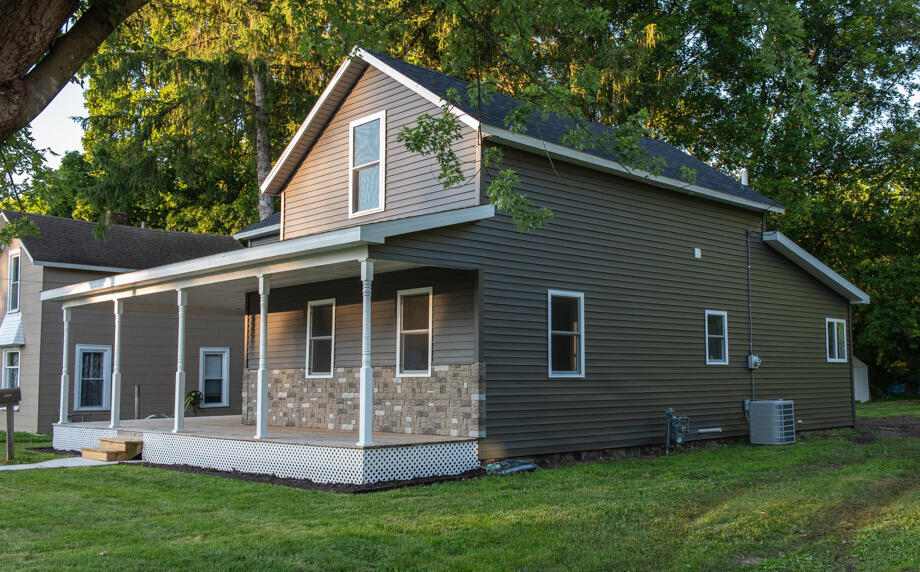 1120 8th Street Three Rivers, MI 49093 - Photo 3 of 20 IMG_6601