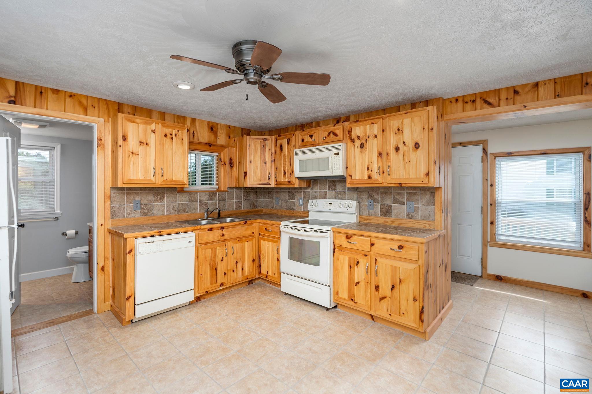 816 Newtown Road Elkton, VA 22827 - Photo 10 of 54 Gallery Image 10