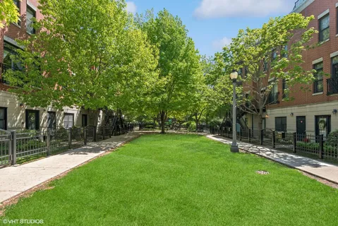 $499,900 | 948 West College Parkway, Unit 2, Chicago, IL 60608