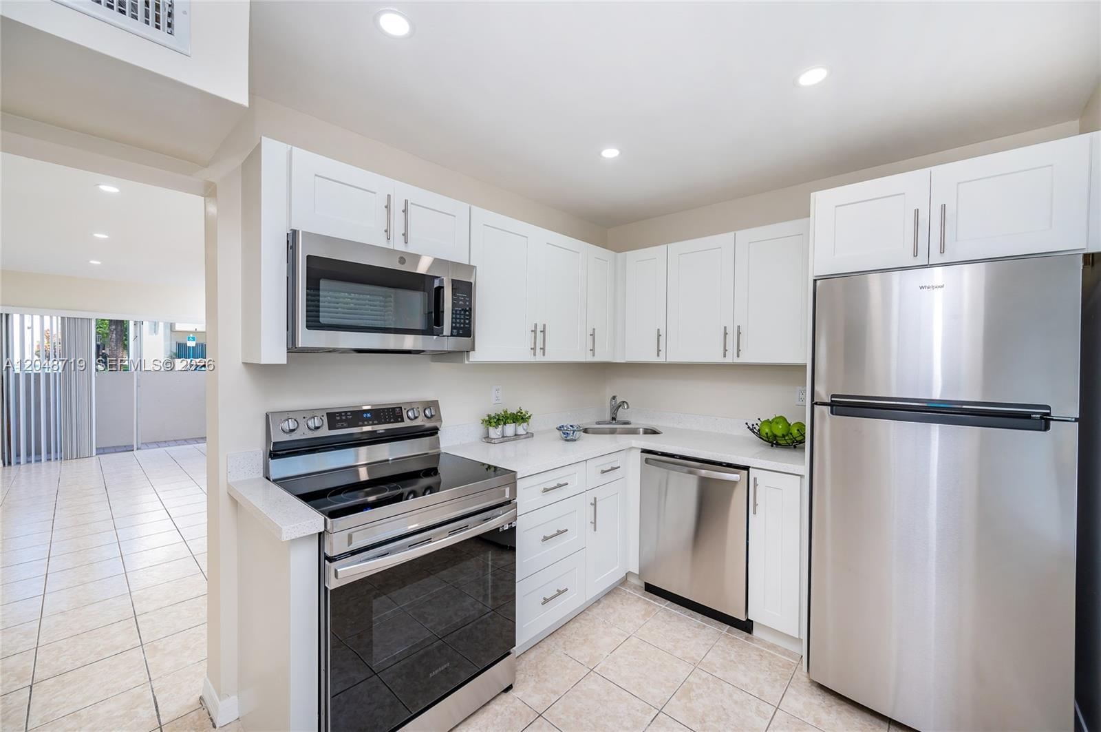 7705 Southwest 86th Street, Unit B114 Miami, FL 33143 - Photo 16 of 34