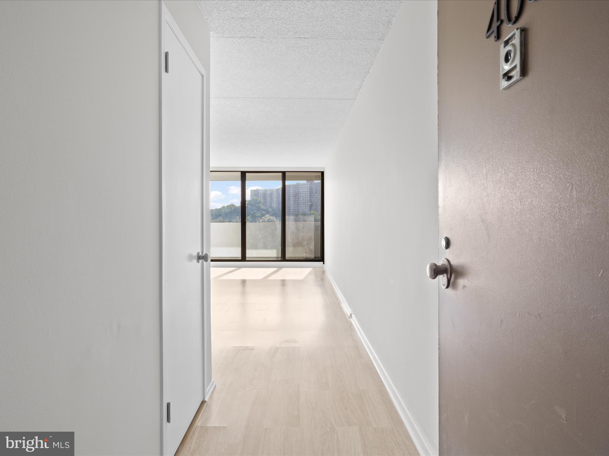 5911 Edsall Road, Unit 408 Alexandria, VA 22304 - Photo 8 of 29 Foyer