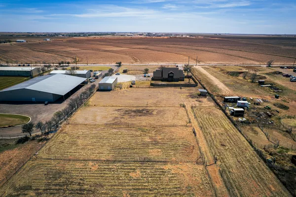 $799,950 | 5808 County Road 7620, Lubbock, TX 79424