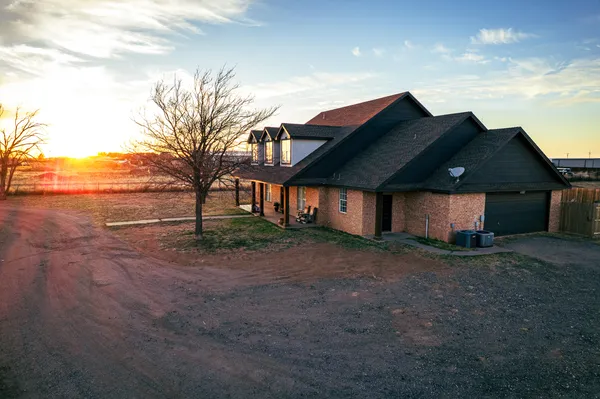 $799,950 | 5808 County Road 7620, Lubbock, TX 79424