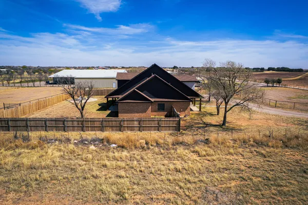 $799,950 | 5808 County Road 7620, Lubbock, TX 79424