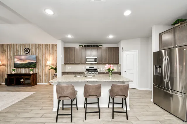 $385,000 | 5206 Wyatt James Lane, Brookshire, TX 77423