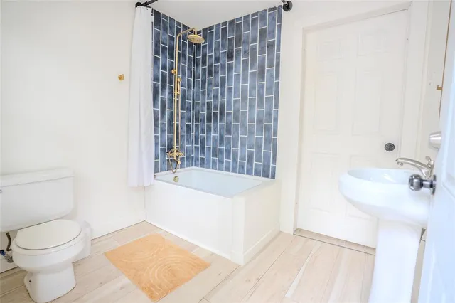 $279,900 | 901 North Morris Street, Gainesville, TX 76240