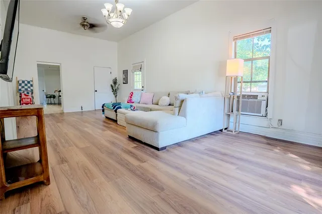 $279,900 | 901 North Morris Street, Gainesville, TX 76240