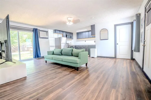 $279,900 | 901 North Morris Street, Gainesville, TX 76240