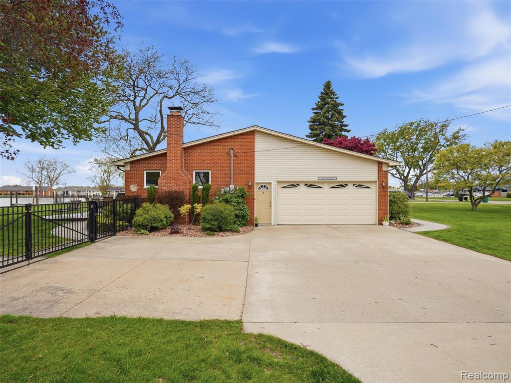 32160 South River Road Harrison Township, MI 48045 - Photo 40 of 70