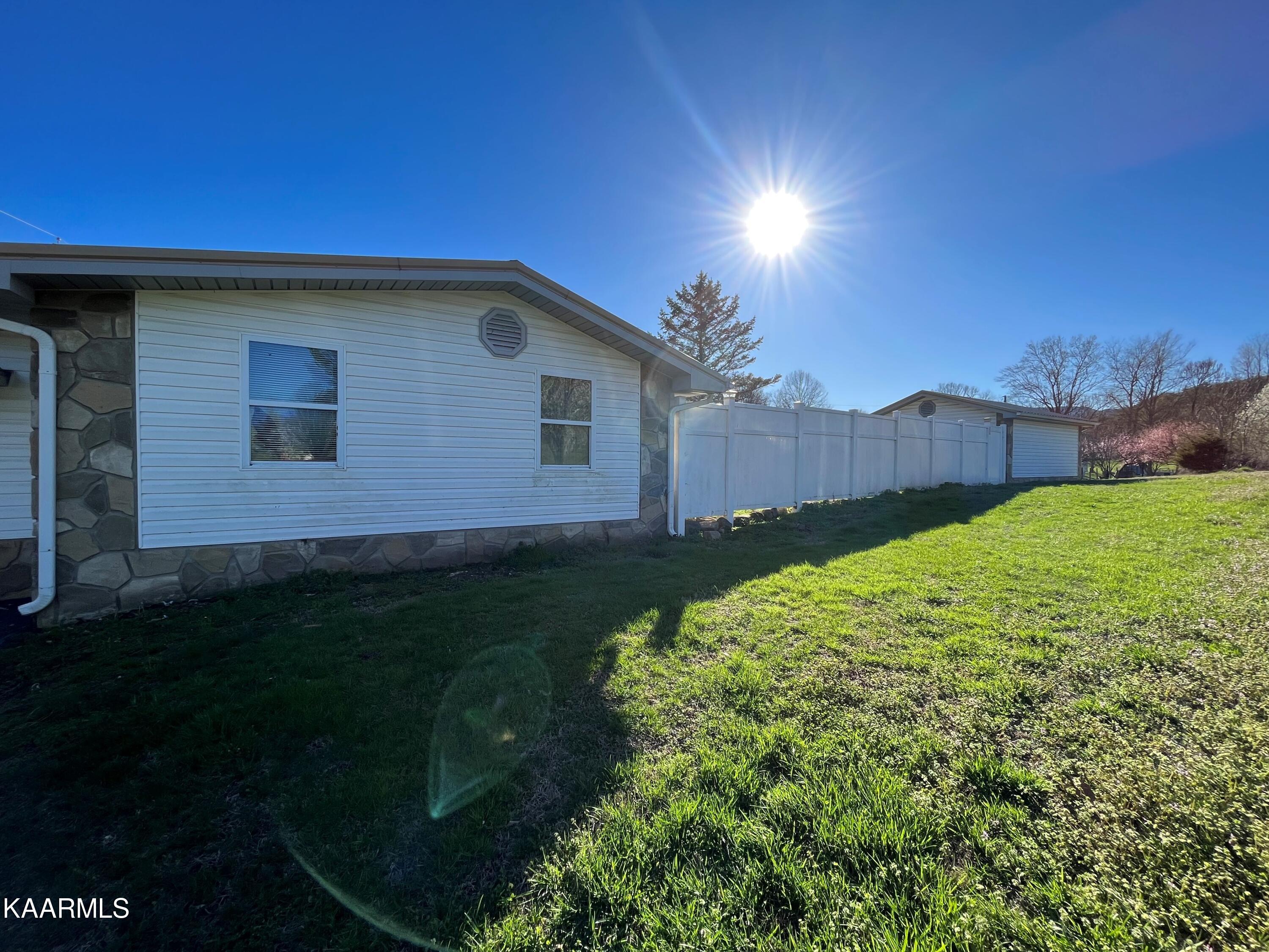 1481 Mountain Ranch Road Newport, TN 37821 - Photo 2 of 19 12