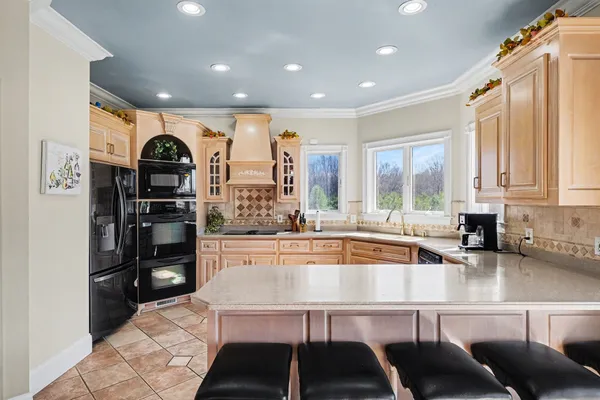 $1,100,000 | 2844 State Rte 52, Bethpage, TN 37022