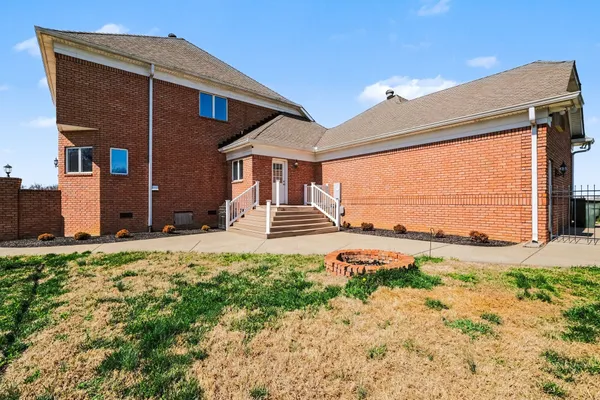 $1,100,000 | 2844 State Rte 52, Bethpage, TN 37022