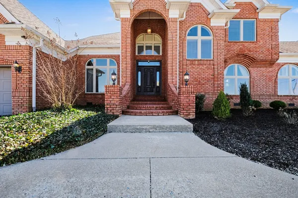 $1,100,000 | 2844 State Rte 52, Bethpage, TN 37022