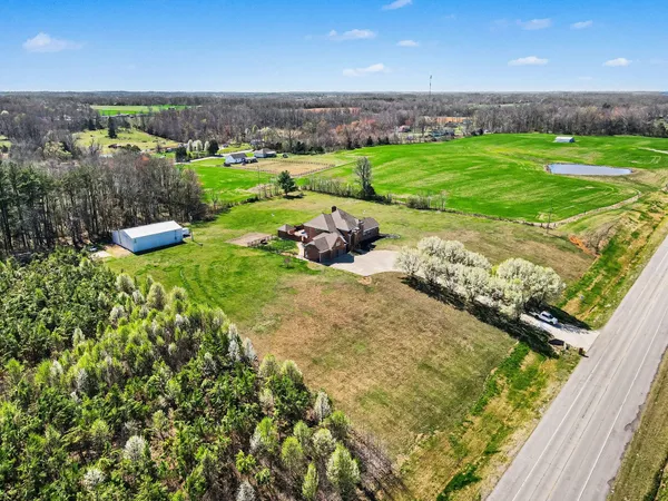 $1,100,000 | 2844 State Rte 52, Bethpage, TN 37022