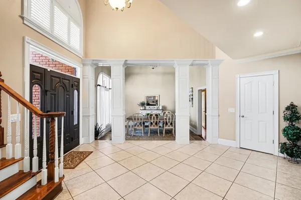 $1,100,000 | 2844 State Rte 52, Bethpage, TN 37022