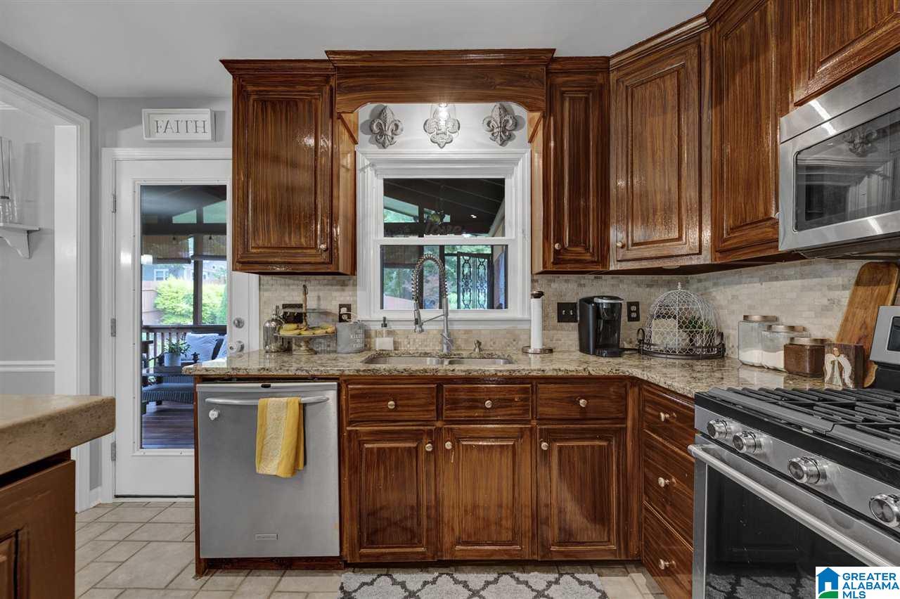 1405 Colonial Way Alabaster, AL 35007 - Photo 7 of 47 Gallery Image 7