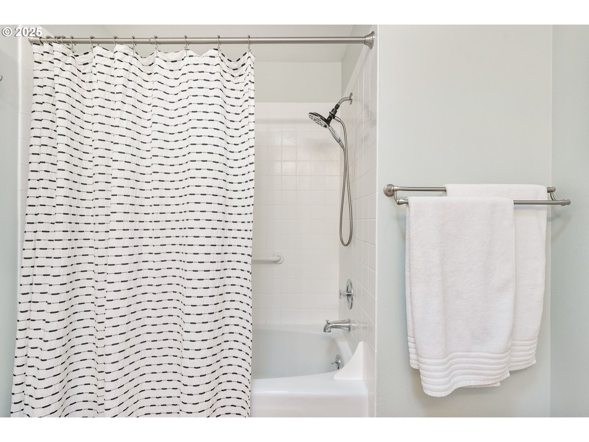 4560 Northwest Barnes Road Portland, OR 97210 - Photo 20 of 36 a bathroom with a shower