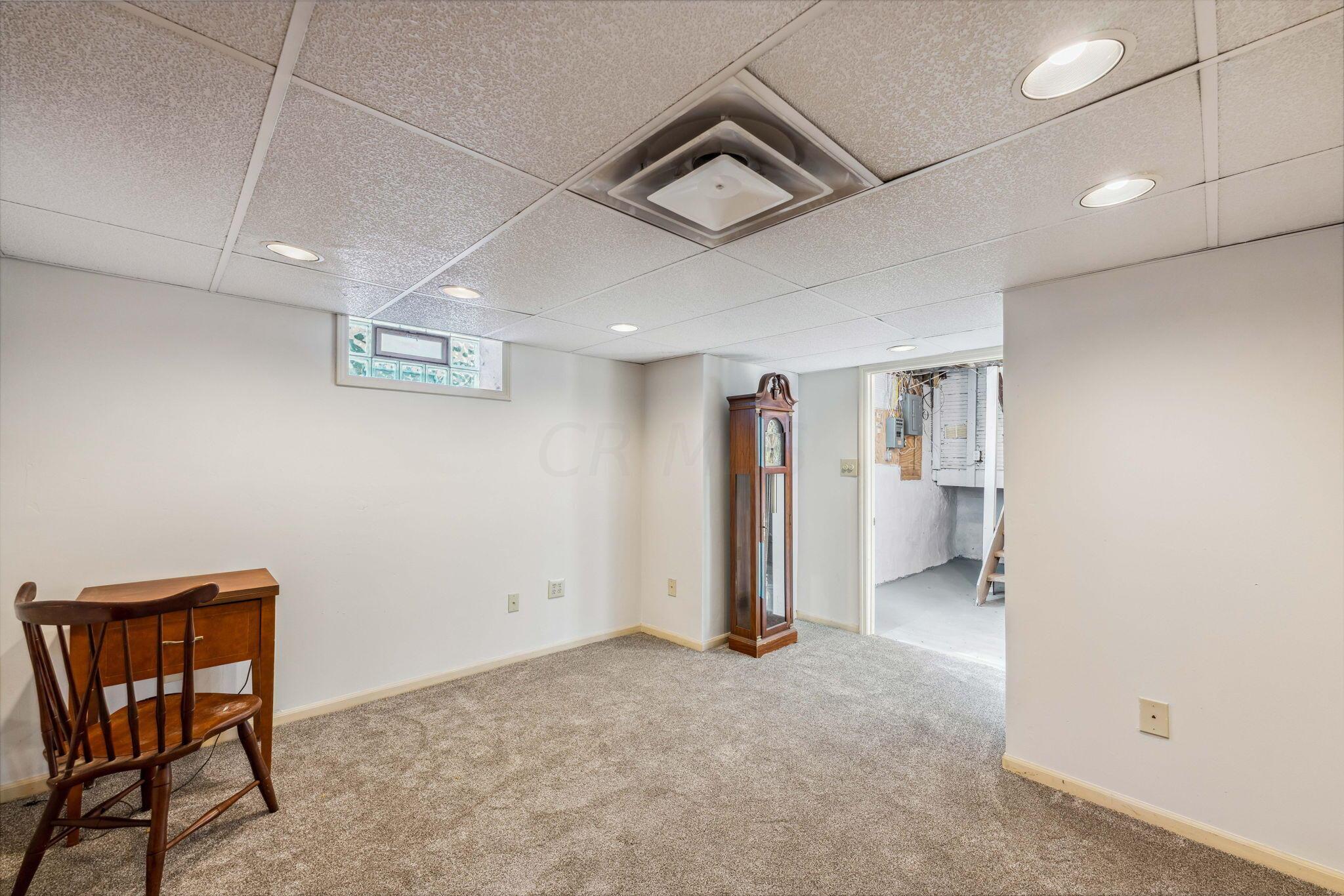 665 South Cassingham Road Columbus, OH 43209 - Photo 46 of 47 Basement rec/ Office