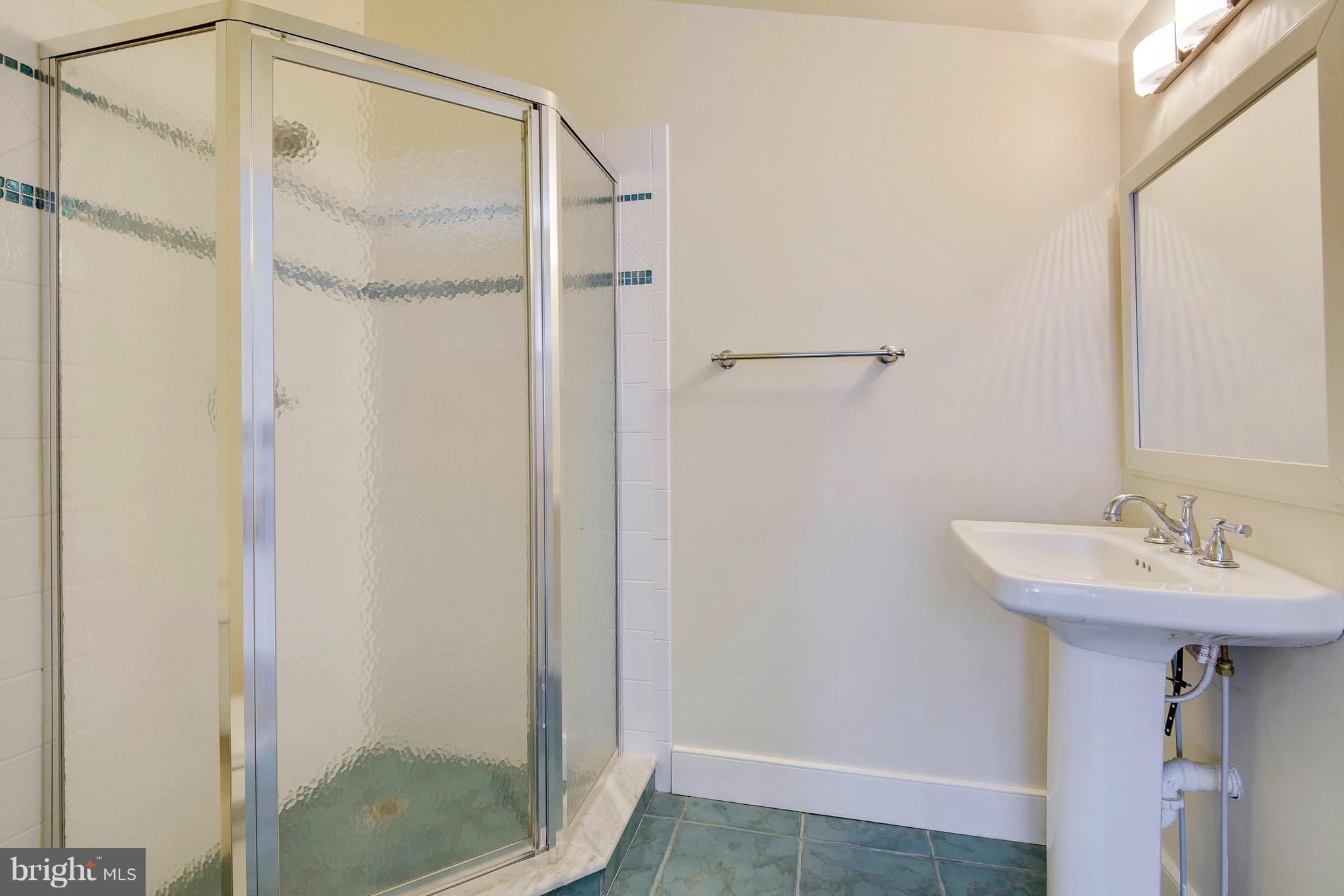 1101 Steamboat Road Shady Side, MD 20764 - Photo 23 of 34 Bath in Guest House