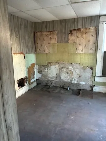 $30,000 | 1013 Commercial Street, Atchison, KS 66002