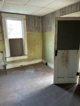 $30,000 | 1013 Commercial Street, Atchison, KS 66002