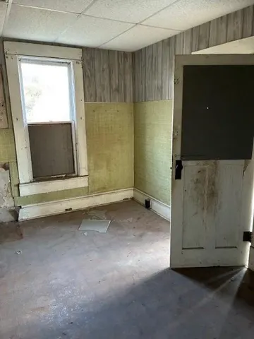 $30,000 | 1013 Commercial Street, Atchison, KS 66002