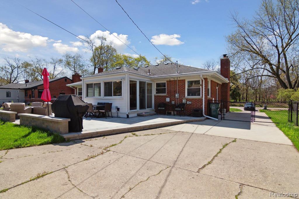 16976 Beverly Road Beverly Hills, MI 48025 - Photo 29 of 30