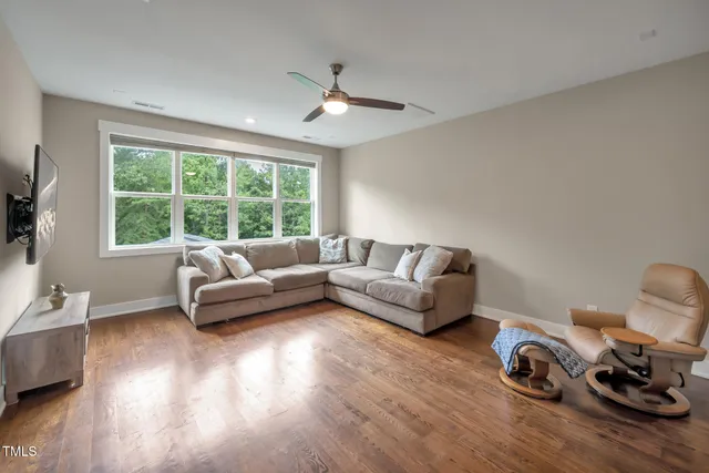 $1,150,000 | 66 Ashwood Drive, Chapel Hill, NC 27516