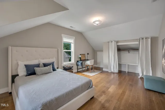 $1,150,000 | 66 Ashwood Drive, Chapel Hill, NC 27516