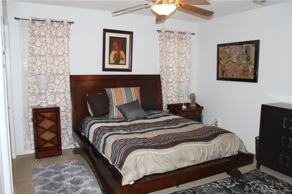 2339 Eargle Road Charlotte, NC 28269 - Photo 12 of 23 Gallery Image 12