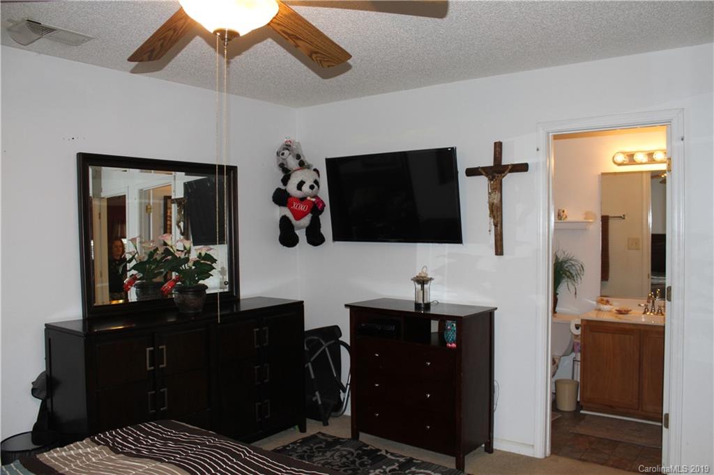 2339 Eargle Road Charlotte, NC 28269 - Photo 14 of 23 Gallery Image 14