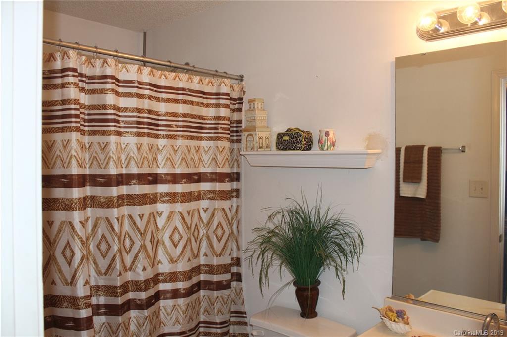 2339 Eargle Road Charlotte, NC 28269 - Photo 15 of 23 Gallery Image 15