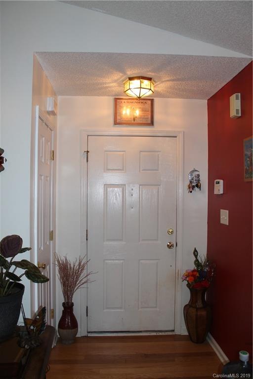 2339 Eargle Road Charlotte, NC 28269 - Photo 4 of 23 Gallery Image 4