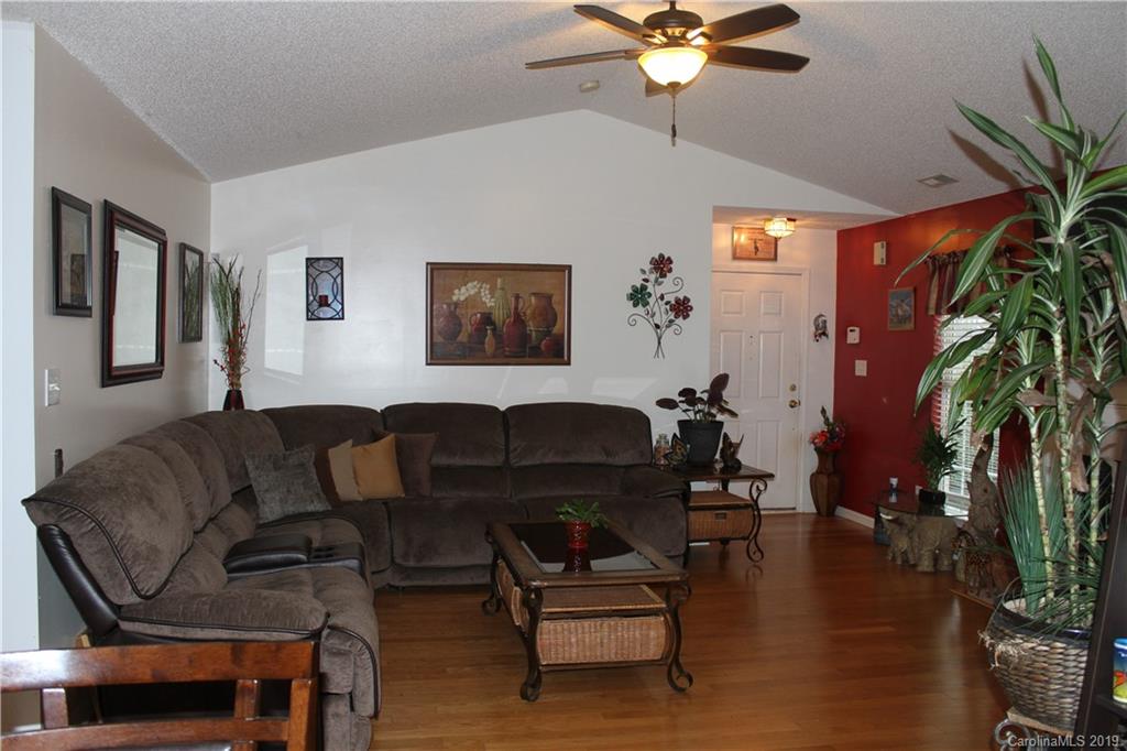 2339 Eargle Road Charlotte, NC 28269 - Photo 5 of 23 Gallery Image 5