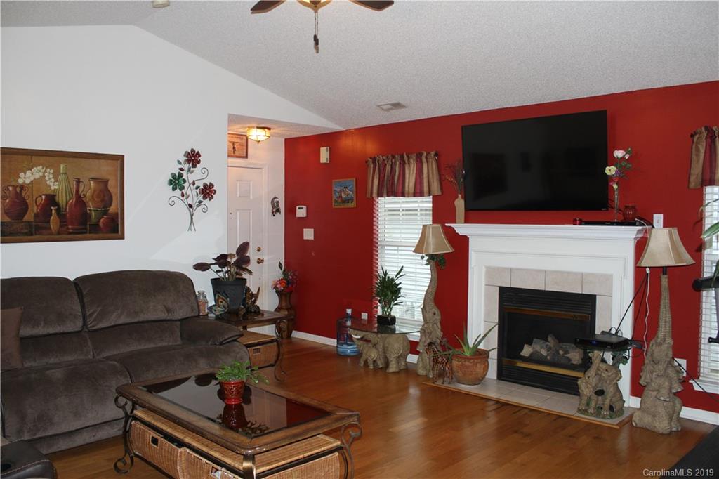 2339 Eargle Road Charlotte, NC 28269 - Photo 6 of 23 Gallery Image 6