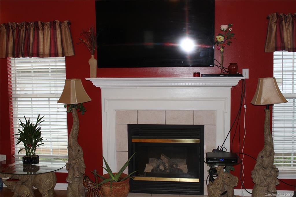 2339 Eargle Road Charlotte, NC 28269 - Photo 7 of 23 Gallery Image 7