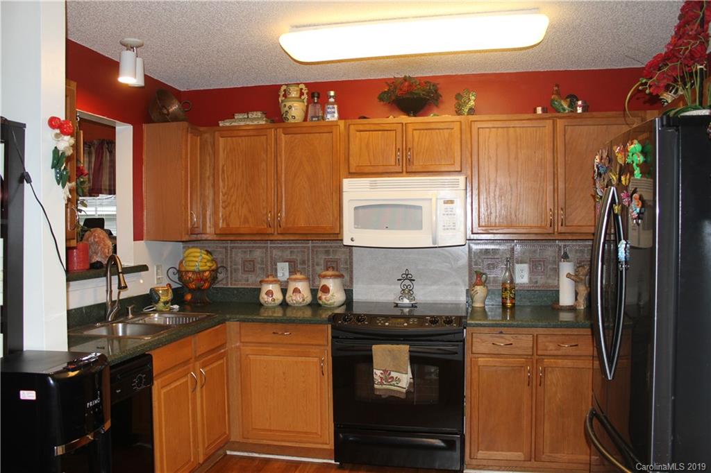 2339 Eargle Road Charlotte, NC 28269 - Photo 10 of 23 Gallery Image 10