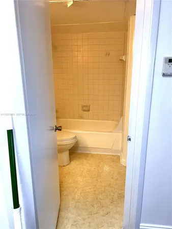 $1,750 | 17500 Northwest 67th Court, Unit P19, Hialeah, FL 33015